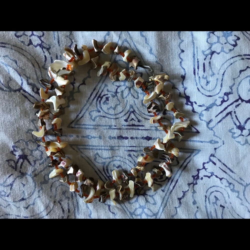 Vintage boho hippy modernist shell necklace